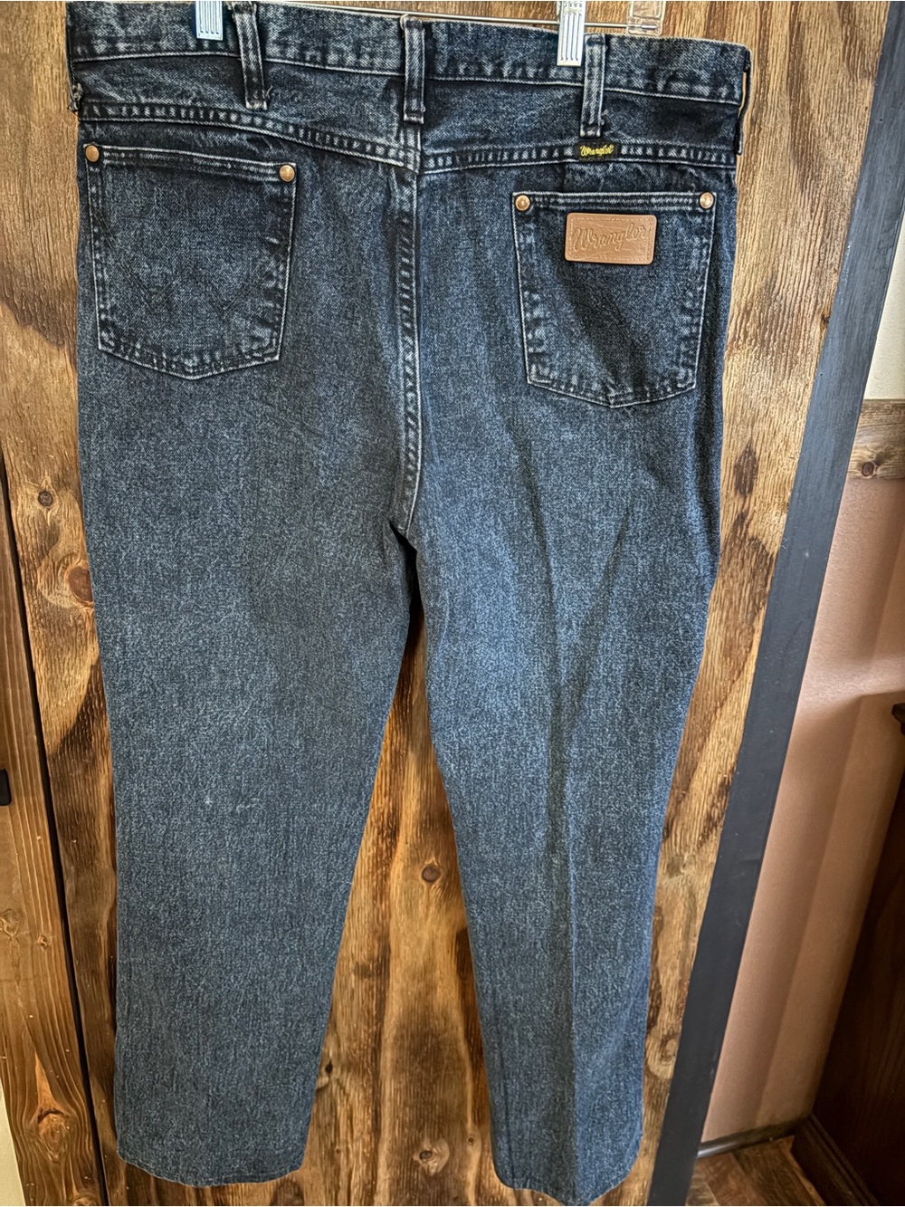 Vintage Wrangler Men's Black Stonewash Jeans - Classic Straight Fit